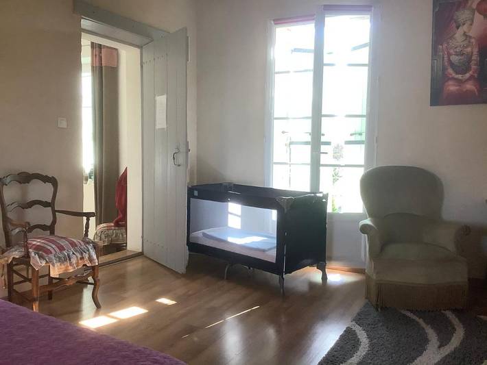 Gîte pour 10 personnes, avec piscine ainsi que jardin et jacuzzi, adapté aux familles à Pierrelatte - 4