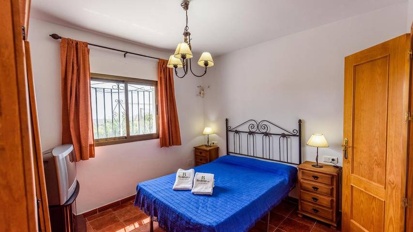 Casa rural para 9 personas, con piscina en Sedella - 4