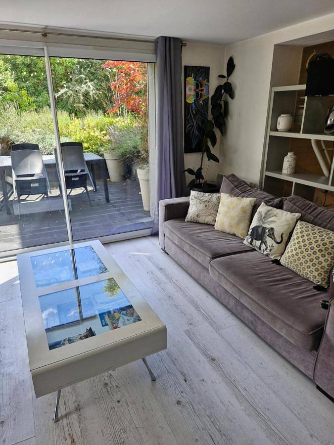 Gîte pour 5 personnes, avec terrasse dans Payns