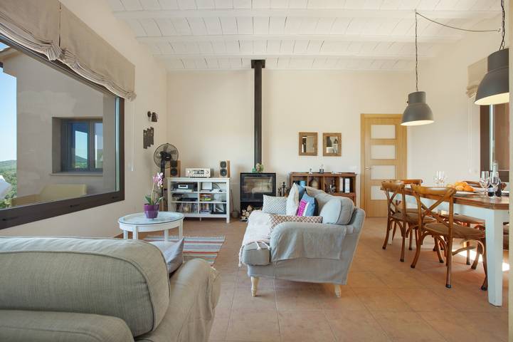 Villa 'Vora Cel' con vistas a la montaña, piscina privada y Wi-Fi in Vallgorguina, Costa del Maresme