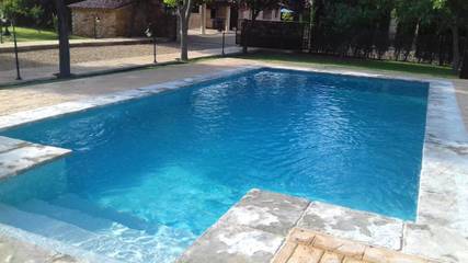 Casa rural con piscina para 6 personas, con vistas además de piscina y jardín en Riópar