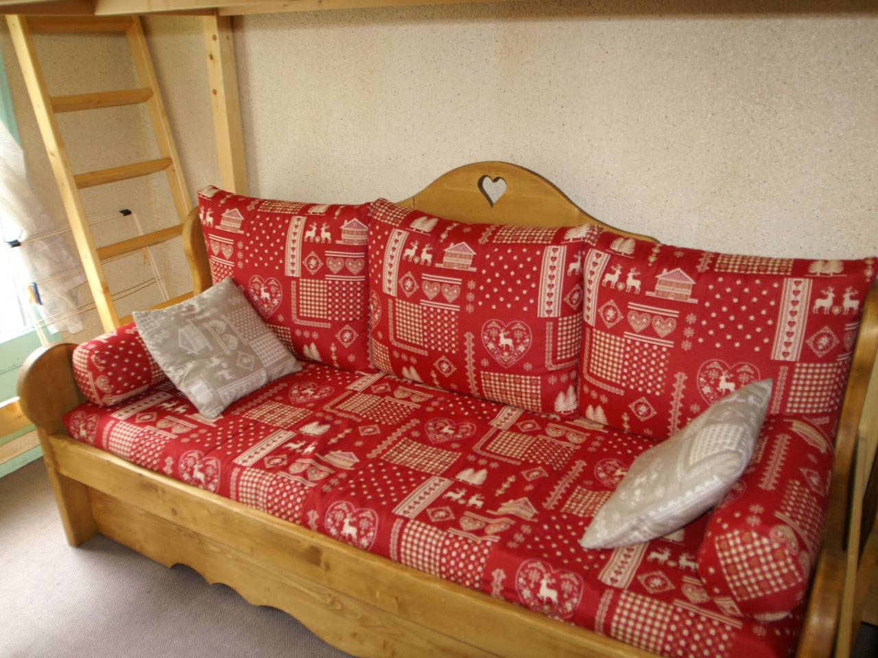 Entire apartment, Cozy studio 3 sleeps in Adrets-Prapoutel, east-facing balcony in Prapoutel, Les Adrets