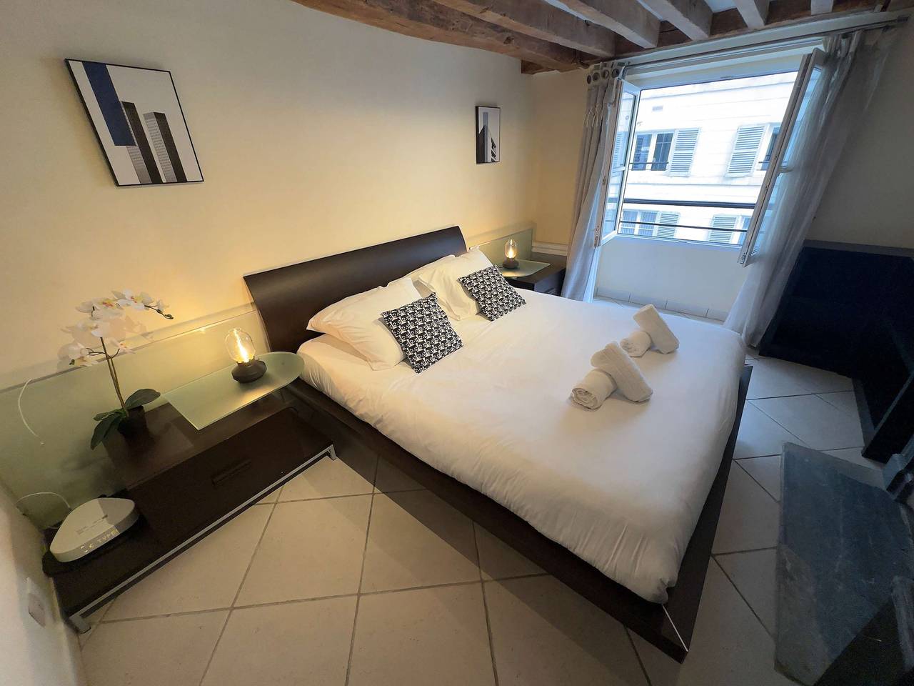 Appartement entier, Charming  Tuileries    1 Bed Apt in  the Centre  of Paris in Paris 1er Arrondissement, Paris