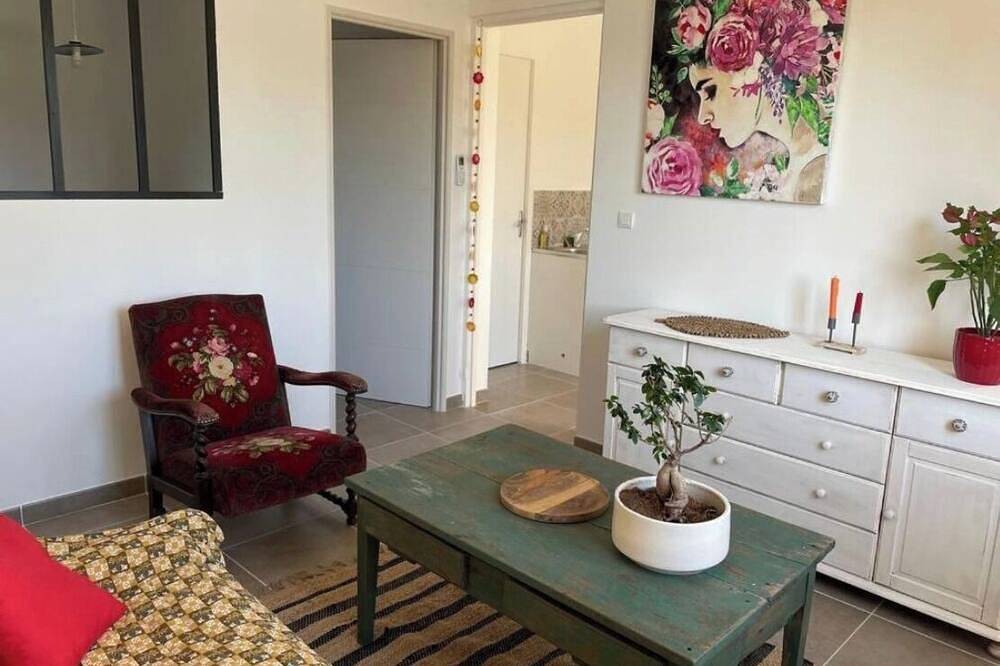 La petite Violette-Gîte-Confortable-Baño privado-Vista al Jardín in Violès, Vaucluse