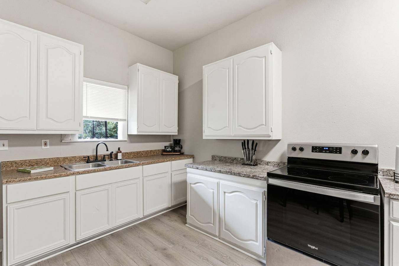 Bright 2Br Duplex | Mins to Downtown San Antonio in San Antonio, Condado de Bexar