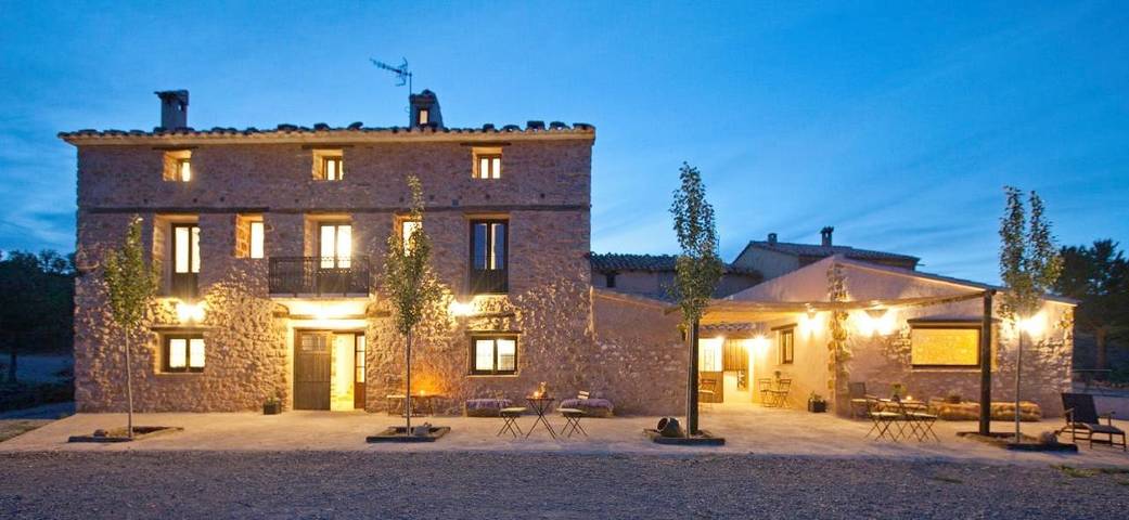 Casa rural para 16 personas, con Balcón y Terraza además de Jardín y Piscina en Villanueva de Viver