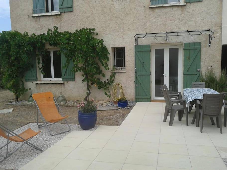 Appartement entier, Hilltop Haven - privacy, views and starry nights in Estoublon, Alpes-de-Haute-Provence