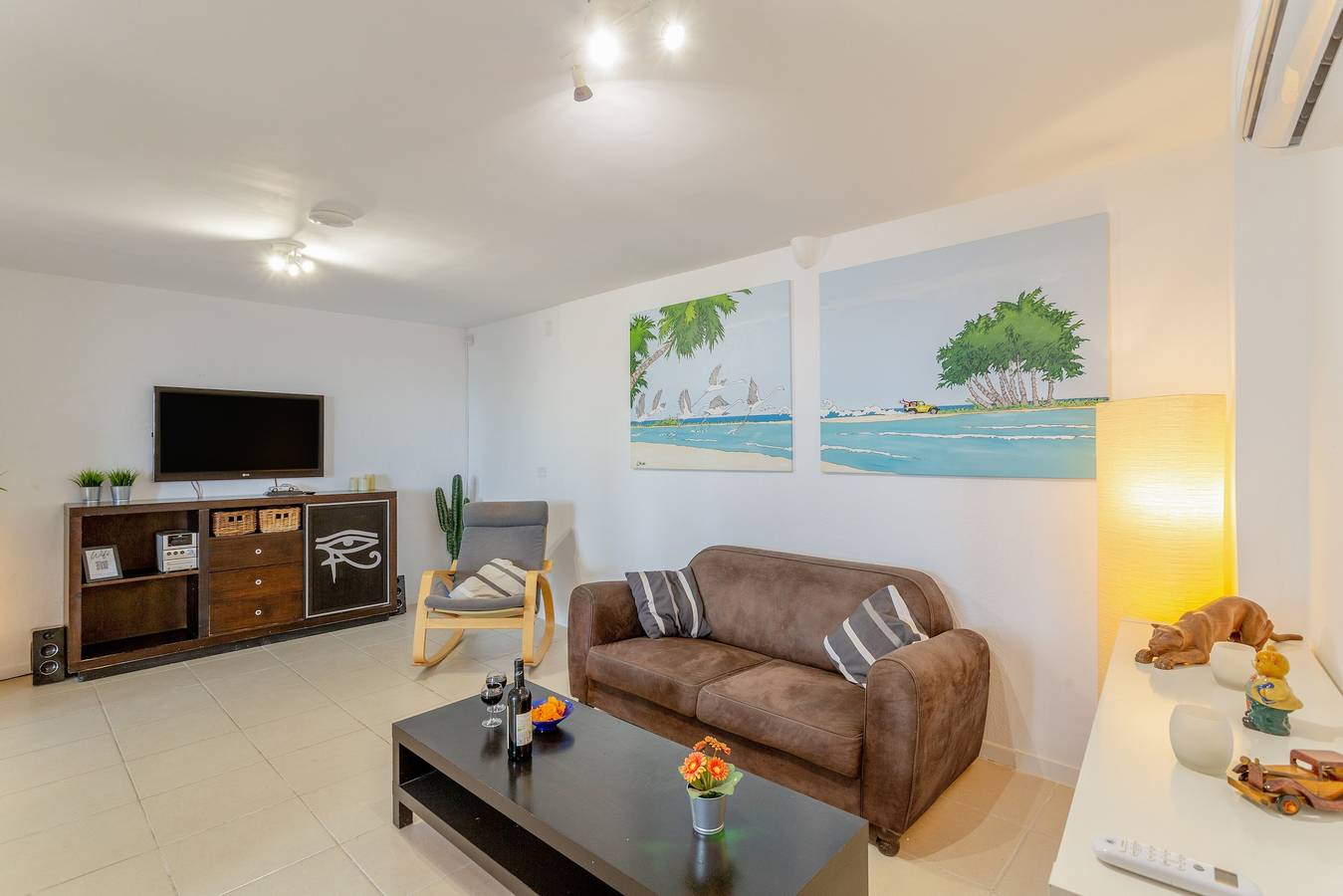 Apartamento entero, Apartamento vacacional 'El Doctoral' con vistas al mar, wifi y aire acondicionado in Santa Lucía de Tirajana, Gran Canaria Sur
