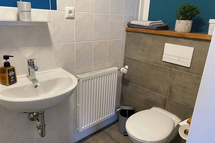 Ganze Wohnung, Einzelzimmer mit Gemeinschaftsküche im Hofgohlis in Cossebaude, Dresden