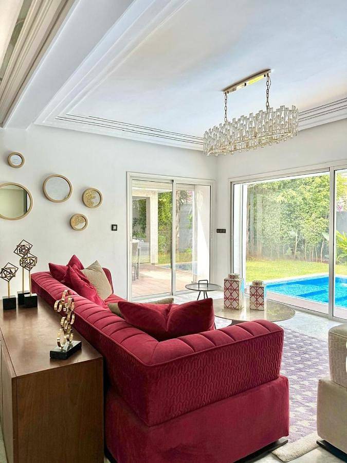 Villa pour 9 personnes, avec piscine ainsi que balcon et jardin à Casablanca