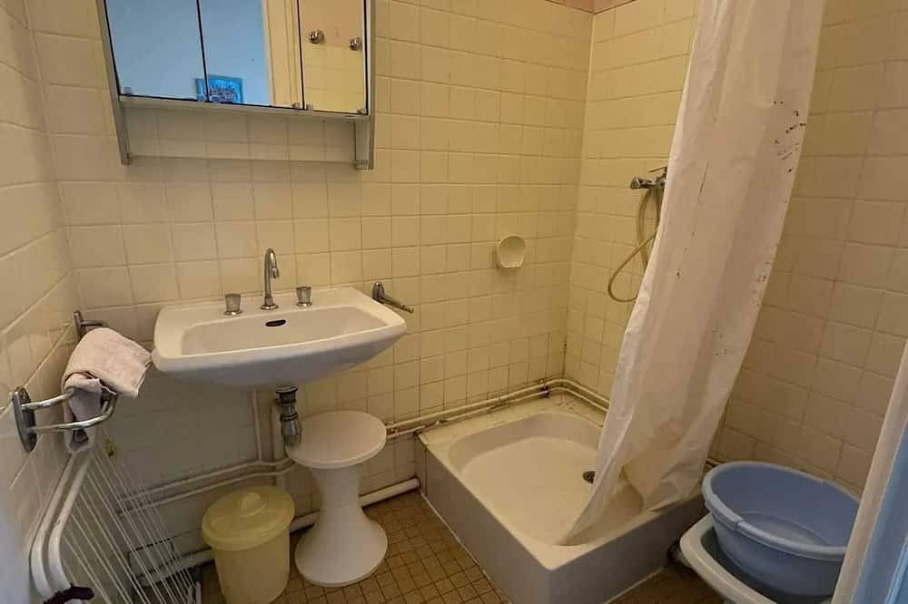 Apartamento entero, Homerez - Estudio en Néris-les-Bains in Néris-les-Bains, Región de Montluçon