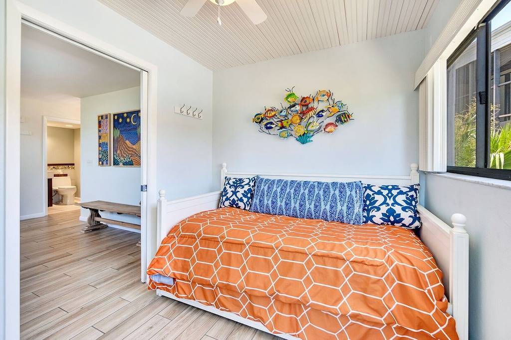 Gulf Front two story townhouse with a coastal flair! Incredible place for family gatherings!! in Sanibel, Sanibel Island