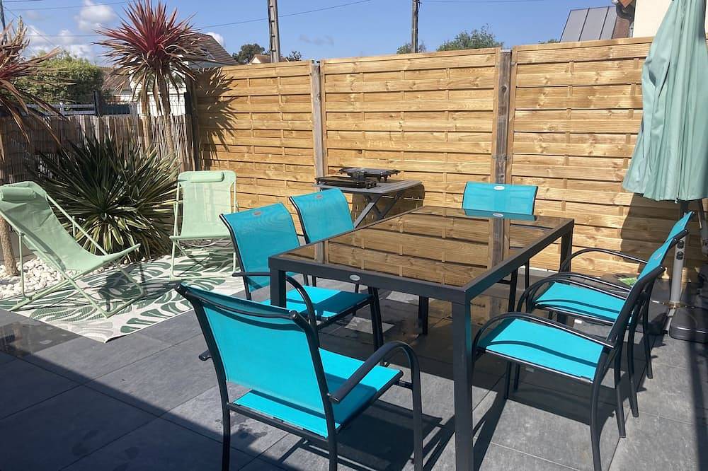 Aubinaise by the sea, 200m sea, 2 terraces, 3 bedrooms, private parking in Saint-Aubin-sur-Mer (Calvados), Región de Caen