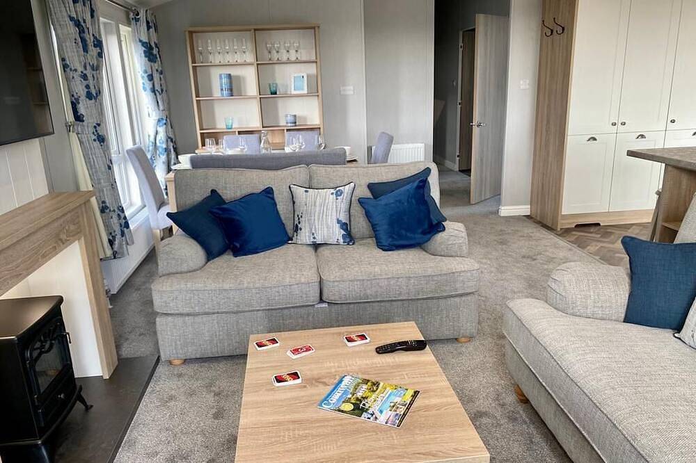 New lodge holiday lodge. Use facilities onsite. Dog friendly. Beaches close by in Newquay, Cornwall