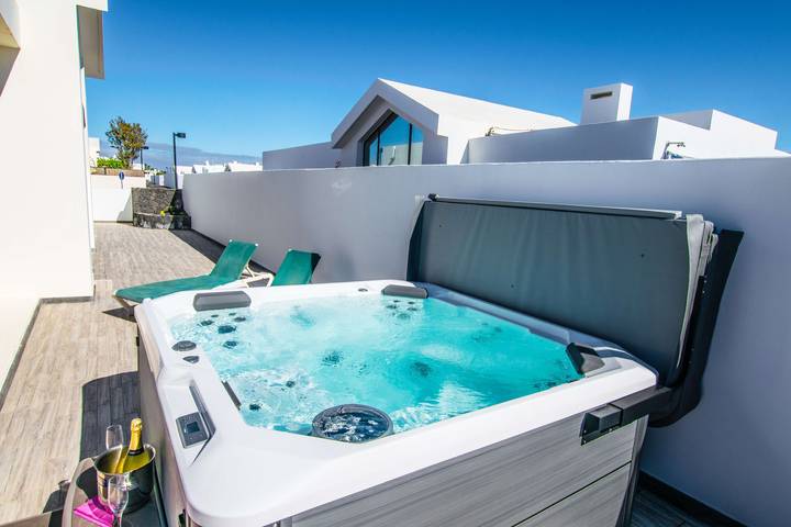 Villa für 8 Personen, mit Whirlpool und Terrasse sowie Garten auf Lanzarote - 3