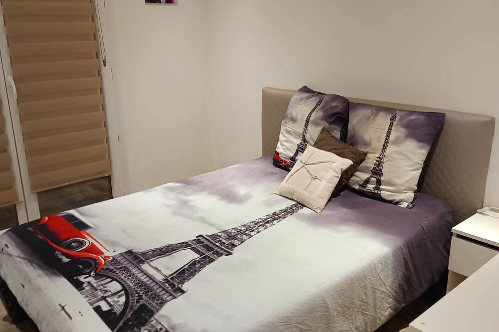 Rent room individually in guest house in Pia, Côte d'Améthyste