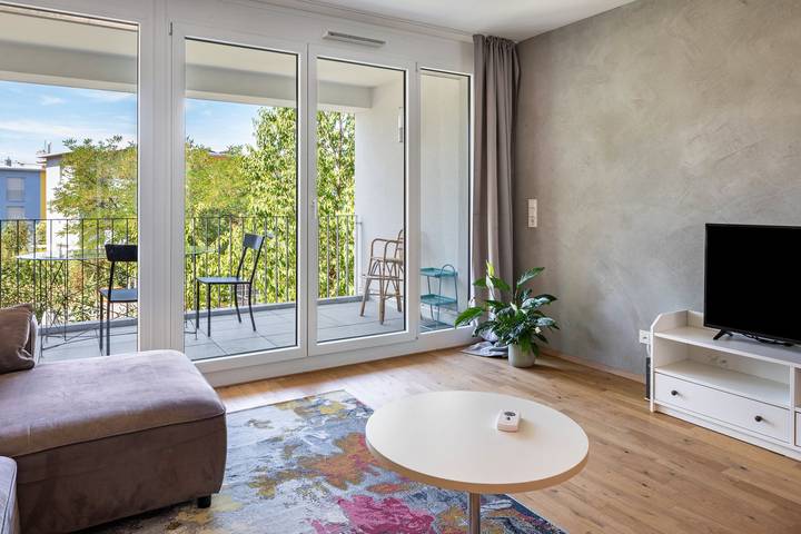 Ganze Wohnung, Modernes, großzügiges Apartment in Wohngegend in Freiburg, Südschwarzwald