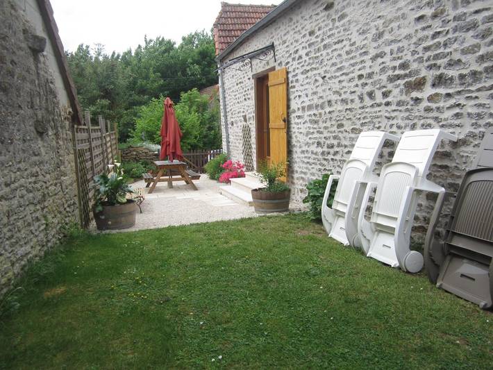 Gîte pour 4 personnes, avec terrasse et jardin
