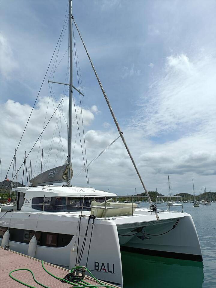 Bateau pour 8 personnes in Martinique
