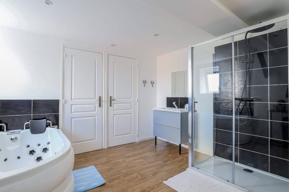 Ganzes Studio, Studio für 2 Personen mit Whirlpool in Tourcoing, Lille und Umgebung