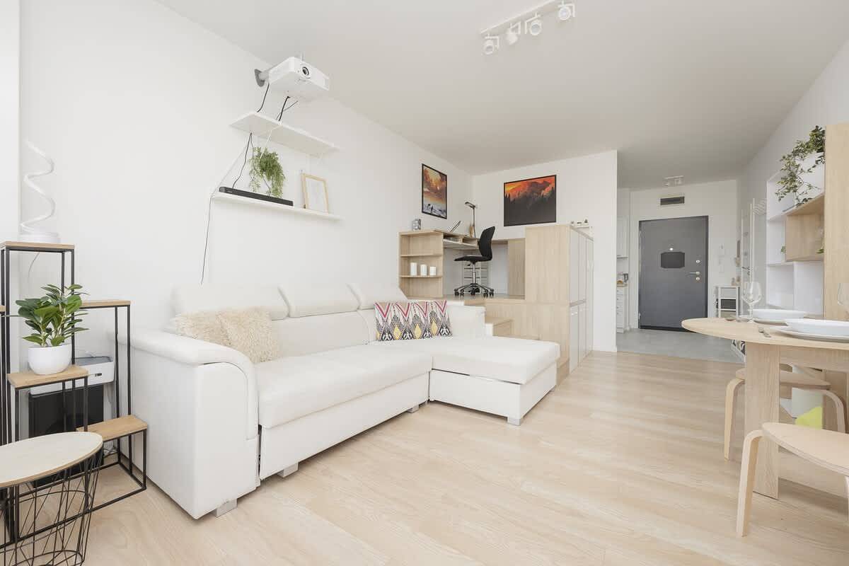 Ganzes Studio, Sunny Studio with Balcony | Guaranteed Parking in Mokotów, Warschau