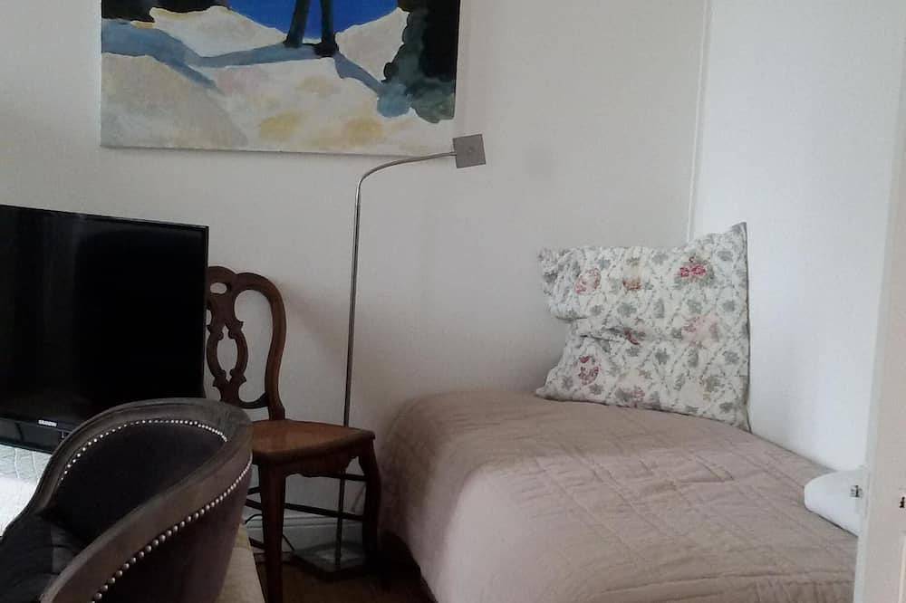 Appartement entier, Larochelle dans hôtel particulier, parking privé, plage, parcs et cœur de ville. in La Rochelle, Région de La Rochelle