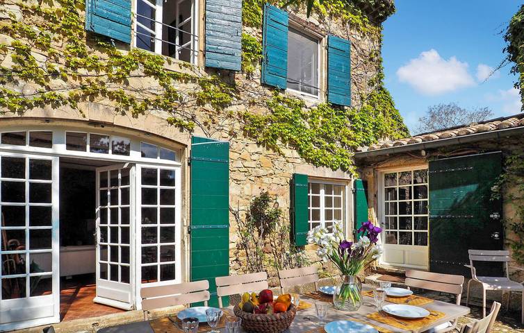 Mouriès Bergblick Apartment mit Pool & Parkplatz in Saint-Martin-de-Crau, Arles und Umgebung