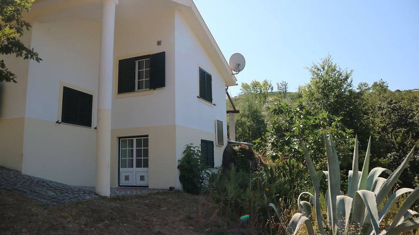 Apartamento para 2 personas, con jardín y piscina en Serra da Estrela