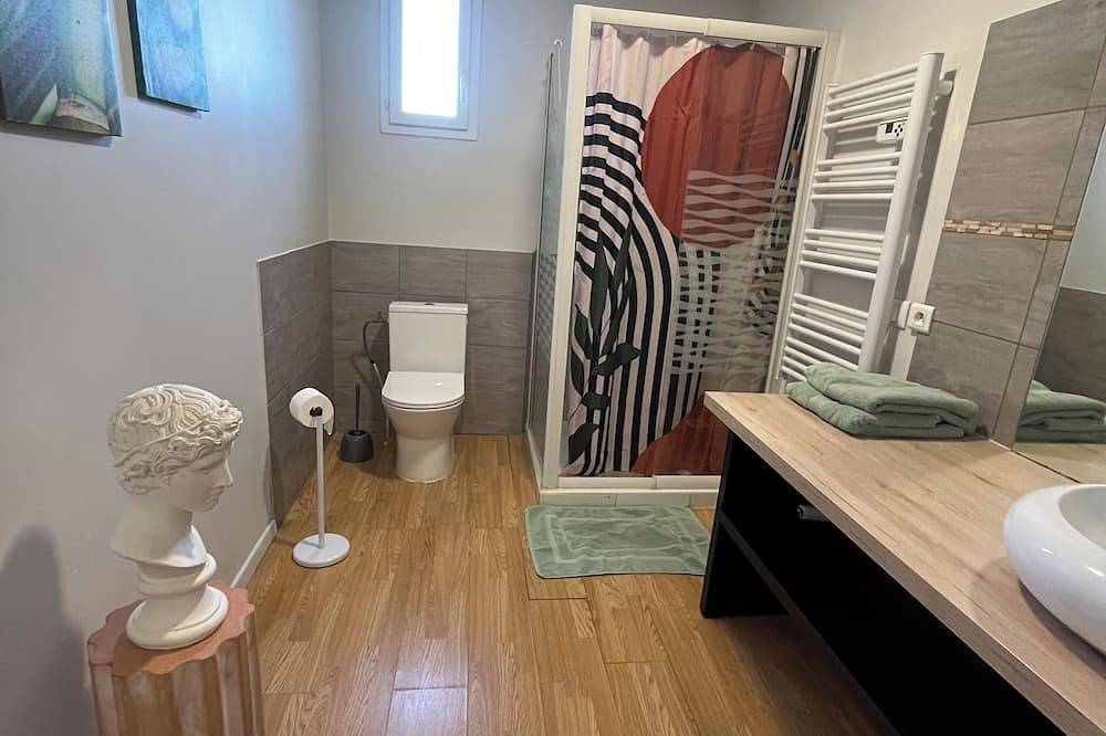 Entire apartment, Holiday Apartment in Villeneuve-lès-Béziers, Mediterranean Coast (France)