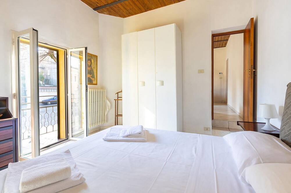 Apartamento entero, La Casa sul Piazzale by Rentbeat  in Chieti, Provincia de Chieti