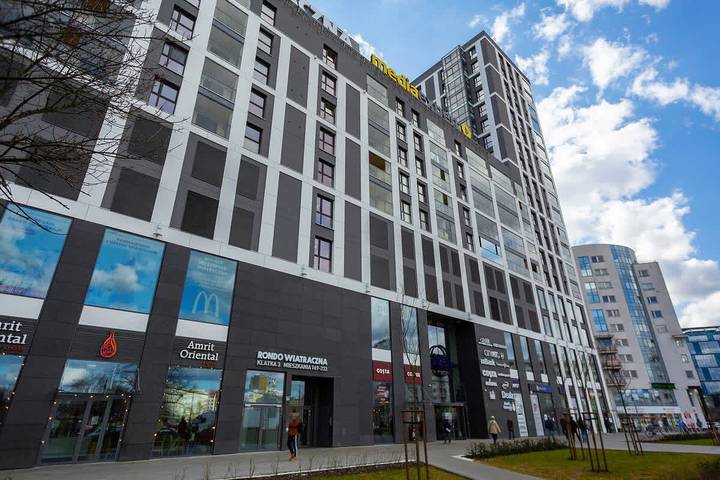 Appartement entier, Apartment with a View | Parking | Two Balconies | Workspace. in Varsovie, Mazovie