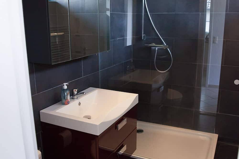 Alleinstehendes Haus mit Garten und Terrasse in Strandnähe in Kieler Förde, Strande