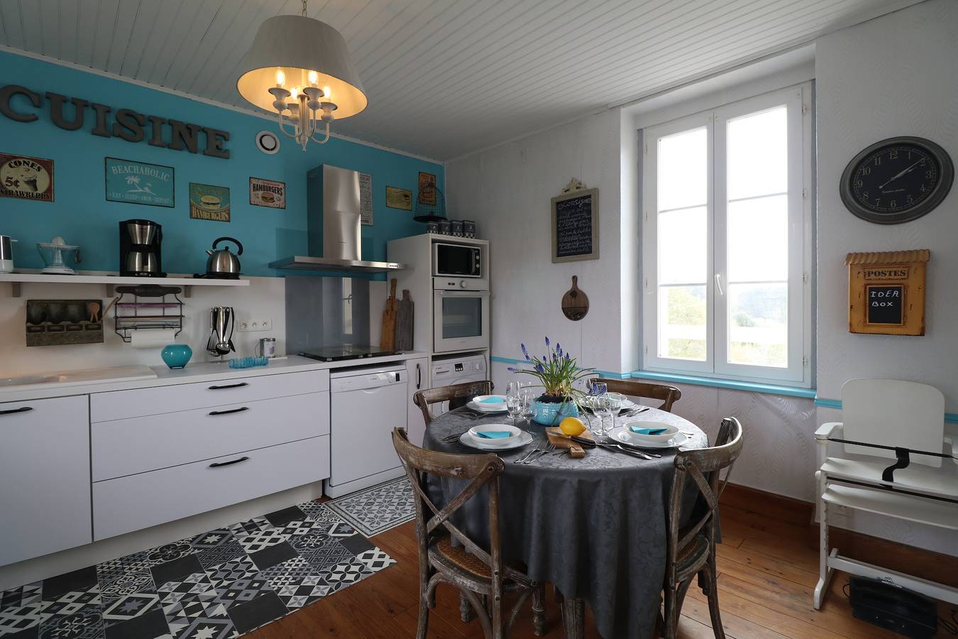 Appartement entier, Appartement 'Chic Et Charme Belle Ile' avec terrasse privée, jardin privé et Wi-Fi in Le Palais, Côte des Mégalithes