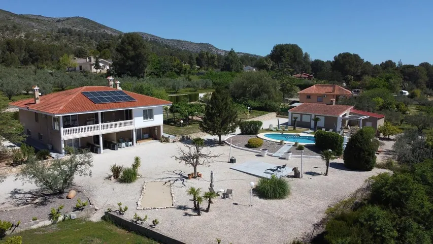 Ferienwohnung für 3 Personen, mit Ausblick und Pool sowie Garten - 1