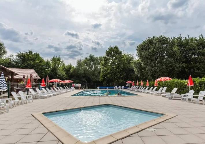 Camping pour 6 personnes, avec Piscine dans Chateau De La Vigne