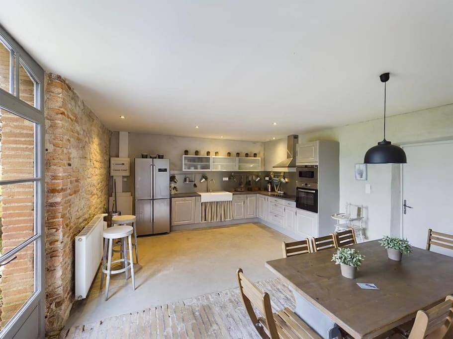 Three-Bedroom Holiday Home in Nègrepelisse, Tarn-et-Garonne
