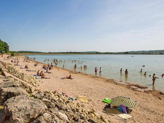Location de vacances pour 6 personnes, avec terrasse ainsi que jacuzzi et piscine dans Lac de la Vingeanne - 4