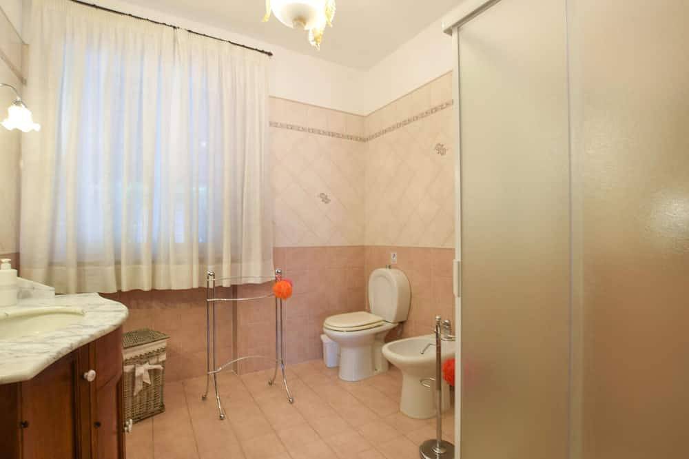 Tolles Haus in Capezzano mit Küche in Camaiore, Italienische Riviera