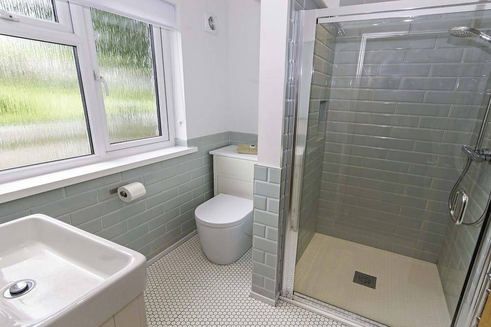 Swallows Beach Chalet |Sleeps 6 Walk to the Beach in Croyde, Devon