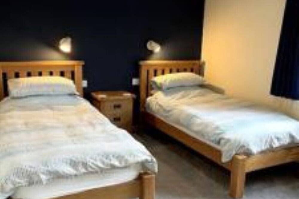 Aurora - Self Catering, Kirkwall, Quiet Location With Luxury Hot Tub in Orkney Inseln