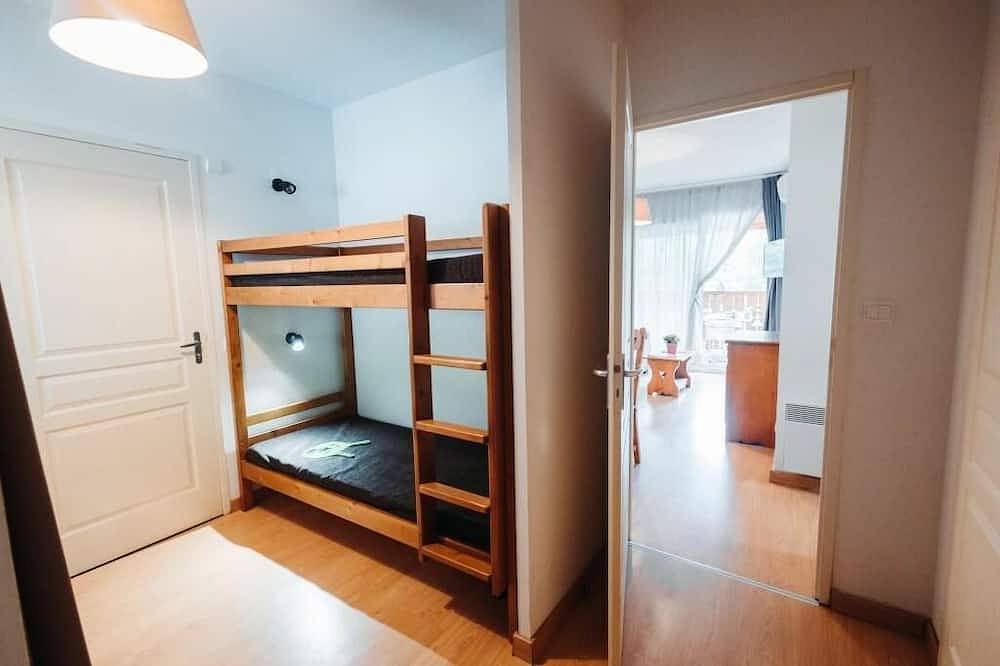 Entire apartment, Wifi, terrace, balcony, parking, tv, ski locker, 56m², Ax-Les-Thermes in Ax-les-Thermes, French Pyrenees