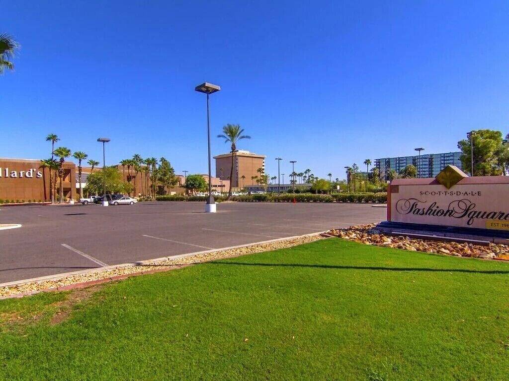 Ganze Wohnung, Ground Level Beautiful Remodeled Condo in Resort Setting In Downtown Scottsdale. in Camelback Mountain, Scottsdale