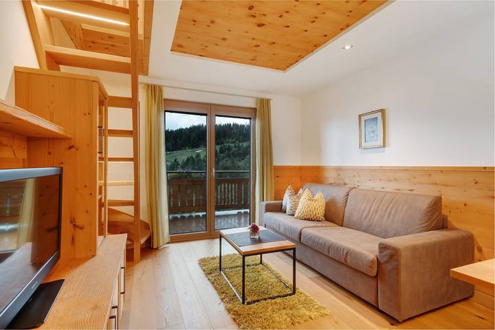 Entire apartment, Thalerhof Apartment Christoph with Wi-Fi, Balcony & Garden in Vöran, Sarntal Alps