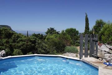 Gîte pour 4 personnes, avec terrasse et jardin à Vingrau