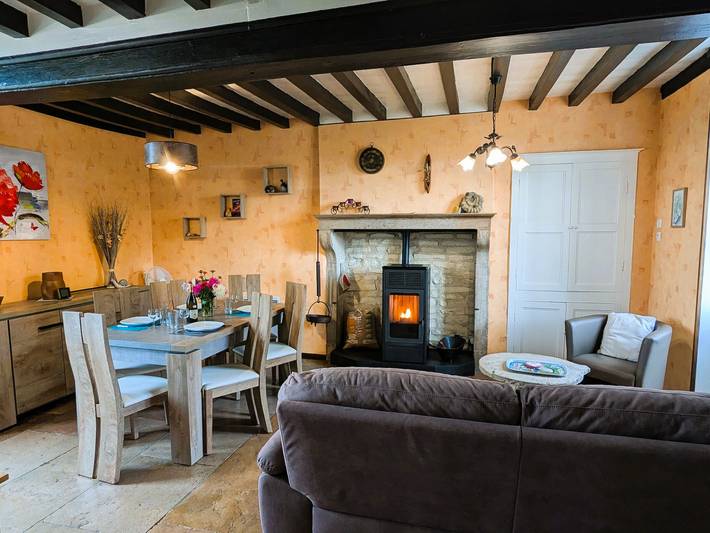 Charmantes burgundisches Haus mit saisonalem Spa in Region Avallon