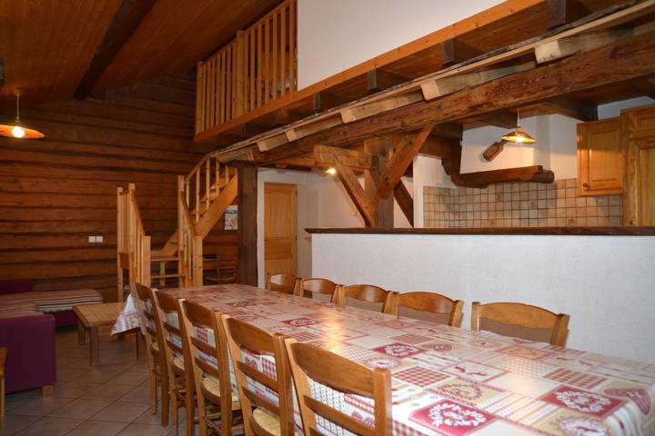 Gîte pour 10 personnes, avec piscine et terrasse, animaux acceptés dans Office de Tourisme de Hauteluce Les Saisies - 4