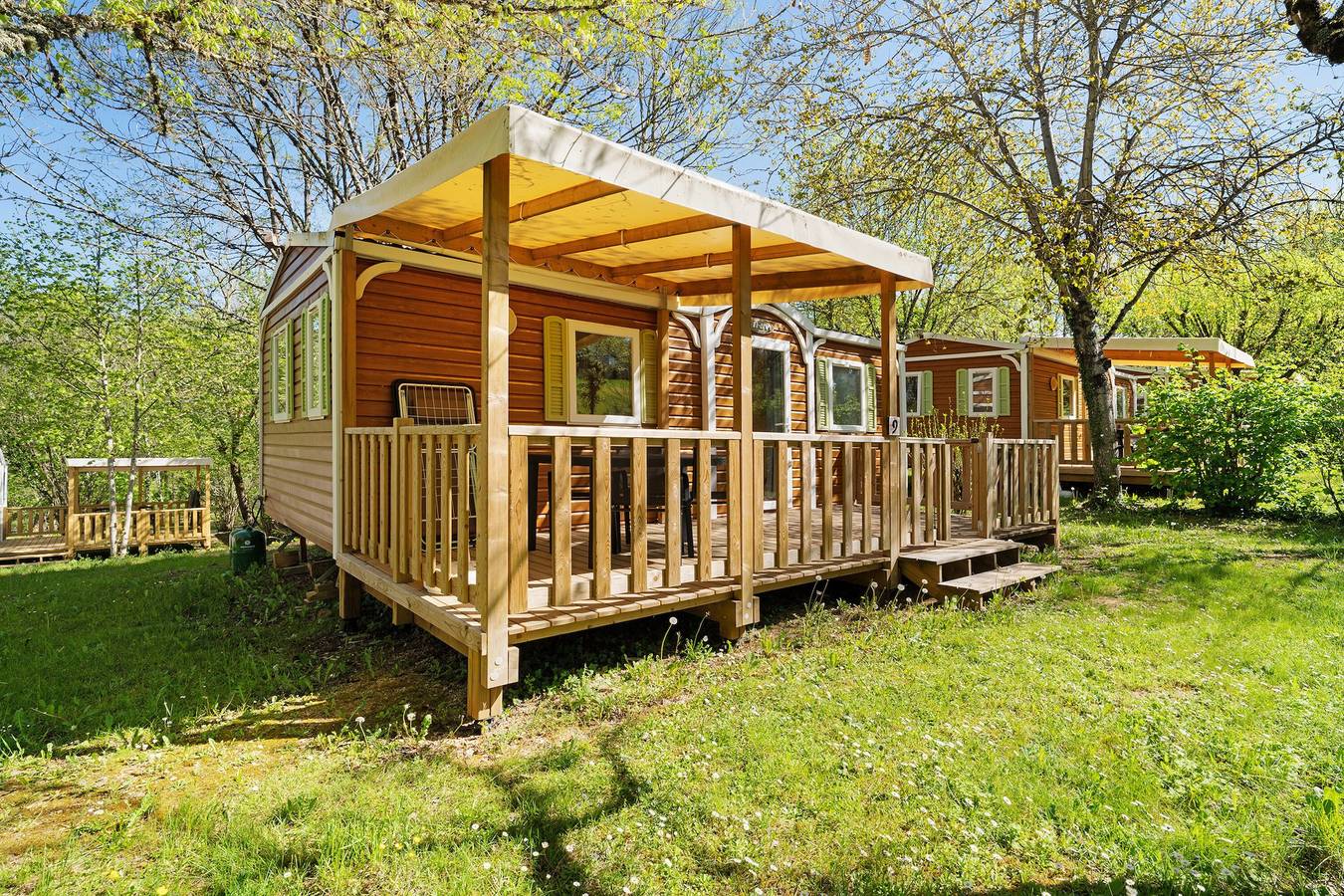 Camping 3★ en Périgord Negro – Casa móvil con piscina, pesca y actividades familiares in Saint-Martial-de-Nabirat, Périgord Noir