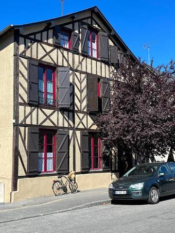 Gîte pour 6 personnes, avec jardin et vue, animaux acceptés à Cormeilles
