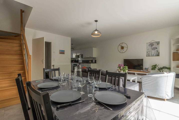 Gîte pour 6 personnes, avec terrasse et jardin