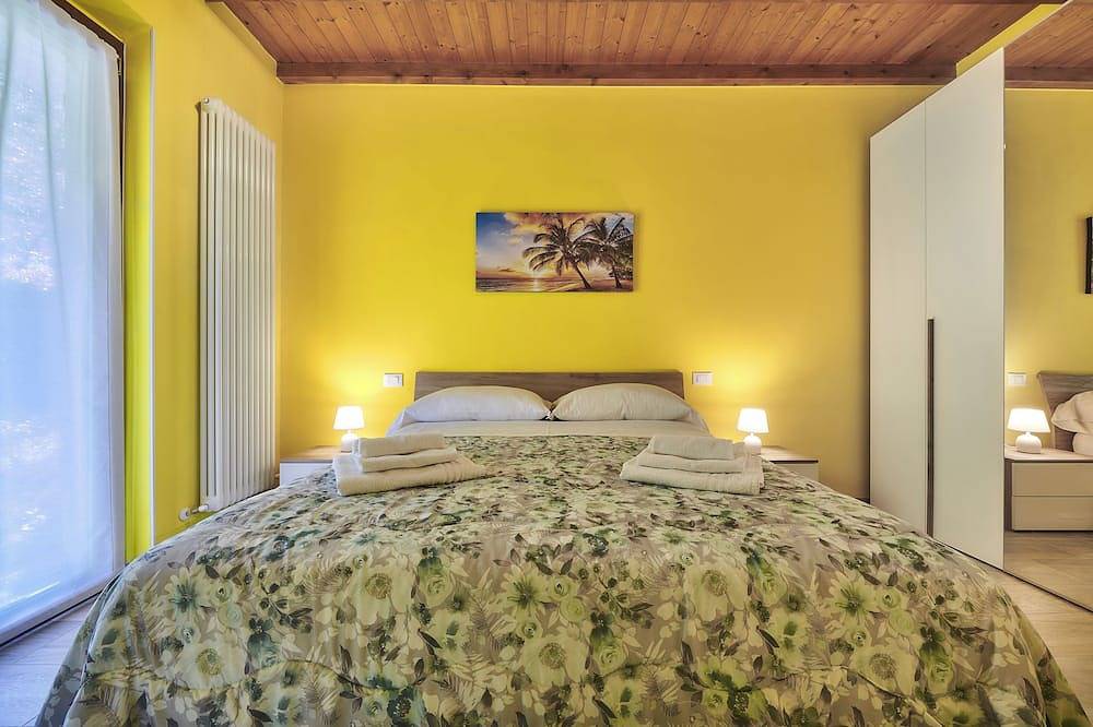 Casa Della Musica Apartment \"Lake View And Garden\" in Olcio, Mandello del Lario